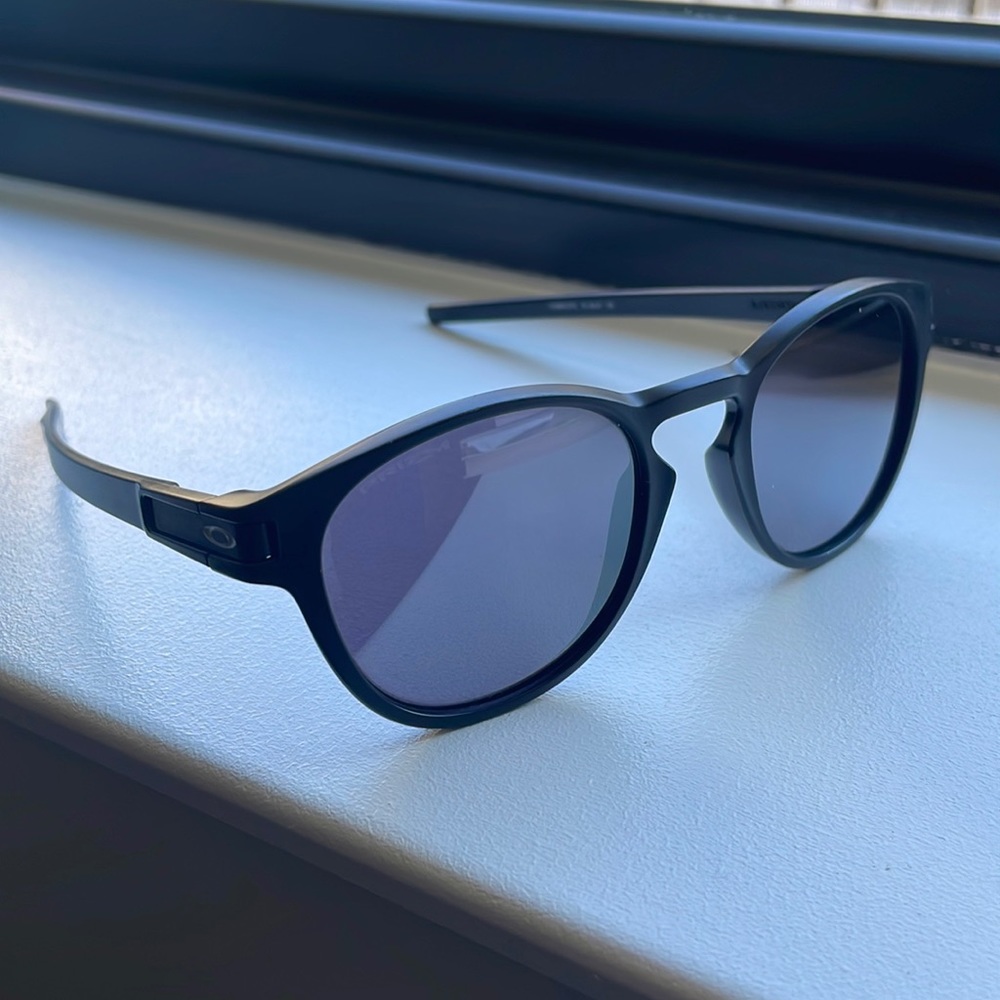 Oakley Latch sunglasses